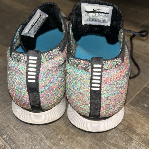 Nike FlyKnit Racer - Picture 4 of 7